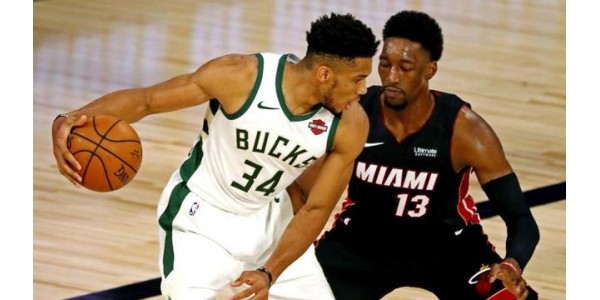 Milwaukee Bucks gana dos partidos en los playoffs de la NBA